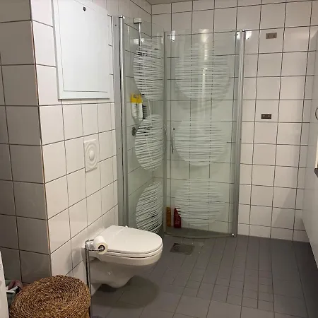 アパート Cozy And 3 Bedroom トロムソ