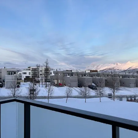 Apartment Cozy And 3 Bedroom Tromsø